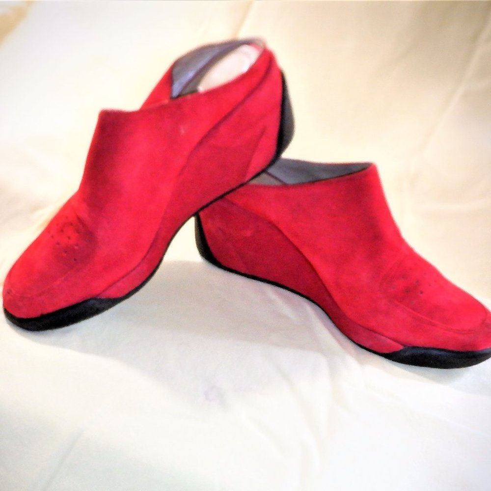 *** VANELI *** 6.5 ~ Slip Ons ~ Worn Once